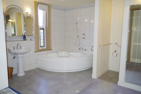 Charlottes Cottage - Grafton Accommodation 1