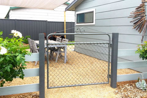 Charlottes Honor - River & Golf Cottage - Grafton Accommodation 1