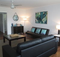 Charming Beach House - Grafton Accommodation