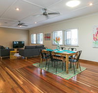 Charming Home By The Sea - Grafton Accommodation