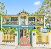 Charrington Hotel - Grafton Accommodation