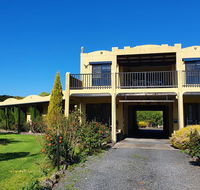 Chateau Bass - Grafton Accommodation