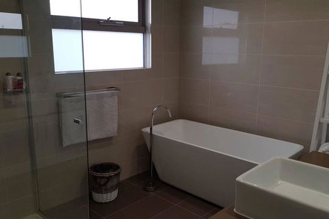 CHELSEA Family Home Close To Beach & Shops - Grafton Accommodation 2