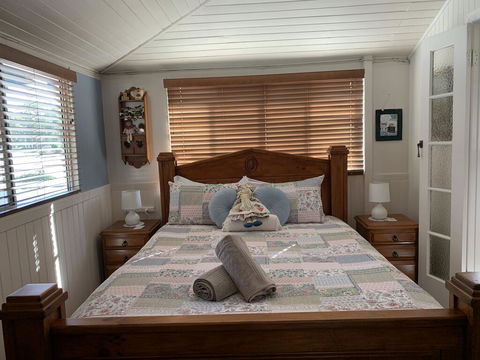 Cherry Blossom Cottage - Grafton Accommodation 2