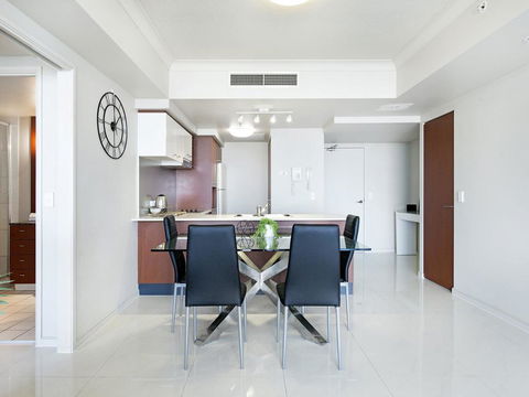 Chevron Renaissance 2 Bedroom Apartment - Grafton Accommodation 3
