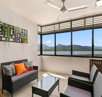 Chic City Apartment with Waterfront Views - Grafton Accommodation