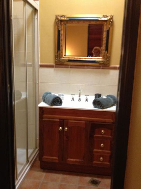 Church House B&B Gundagai - Grafton Accommodation 1