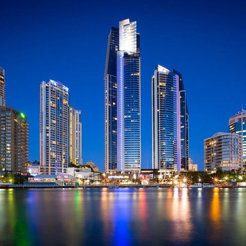 Circle On Cavil Holidays Gold Coast - Grafton Accommodation 3
