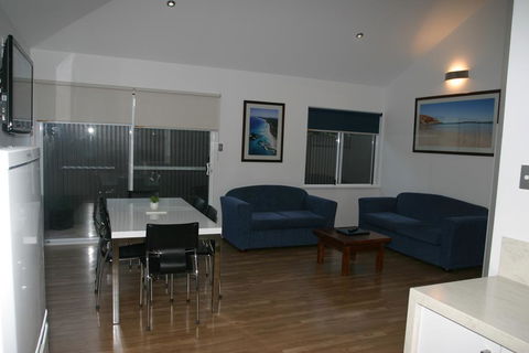 Clearwater Motel Apartments - Grafton Accommodation 3