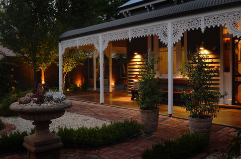 Clement House - Grafton Accommodation 0