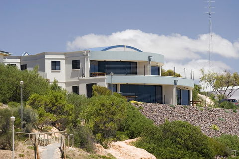 Cliff House Beachfront Villas - Grafton Accommodation 2