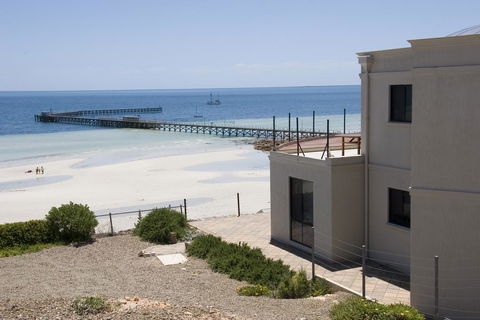 Cliff House Beachfront Villas - Grafton Accommodation 0