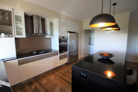Club Jewel - Grafton Accommodation 3