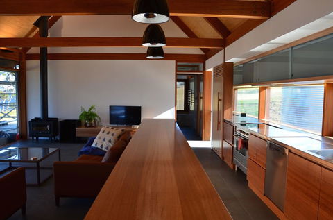 Coast House Tasmania - Grafton Accommodation 1