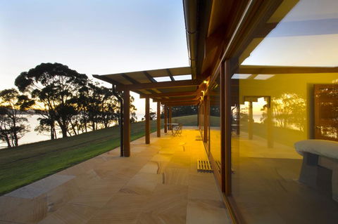Coast House Tasmania - Grafton Accommodation 3