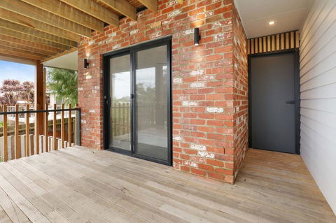 COASTAL BEAUTY ON BRUCE - Grafton Accommodation 1