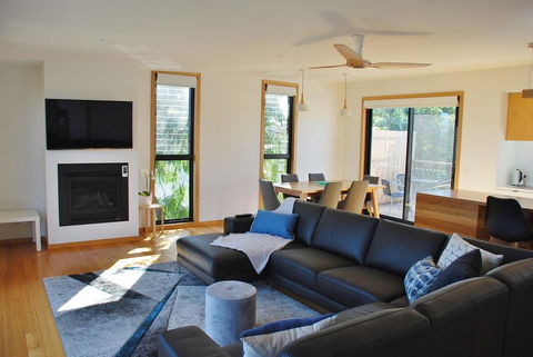 COASTAL BEAUTY ON BRUCE - Grafton Accommodation 3
