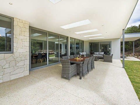 Coastal Chic - Grafton Accommodation 2