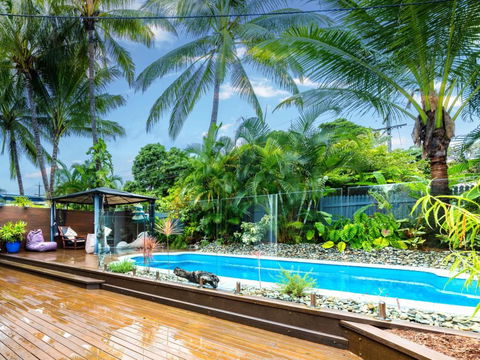 Coconut Blue Front - Palm Cove - Grafton Accommodation 0