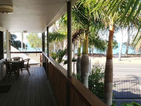 Coconut Palms On The Bay - Grafton Accommodation 1