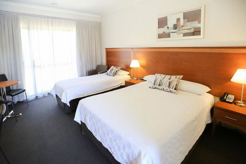 Comfort Inn Deakin Palms - Grafton Accommodation 3