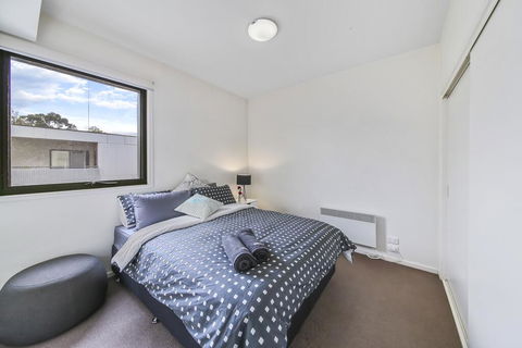 Comfy 2BR Suite Near Flemington Races, FREE Parking - Grafton Accommodation 0