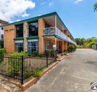 Comfy Ground Floor Unit opposite waterfront Welsby Pde Bongaree