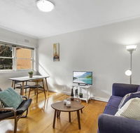 Comfy one-bedroom unit between city and airport - Grafton Accommodation