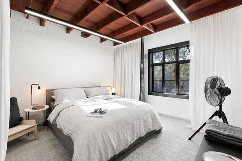 Converted Warehouse City Loft - Grafton Accommodation 1