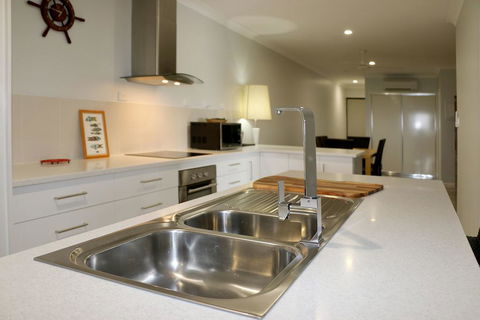 Cooktown Harbour View Luxury Apartments - Grafton Accommodation 3