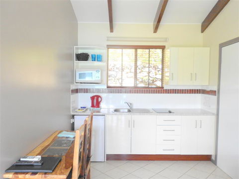 Coral Point Lodge - Grafton Accommodation 2