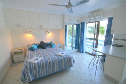 Coral Point Lodge - Grafton Accommodation 1