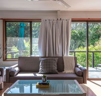 Coral's  Elizabeth Beach - Grafton Accommodation