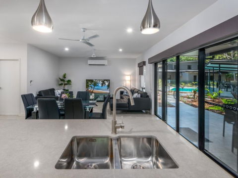 Corals - Tropicana Resort - Cli - Grafton Accommodation 1