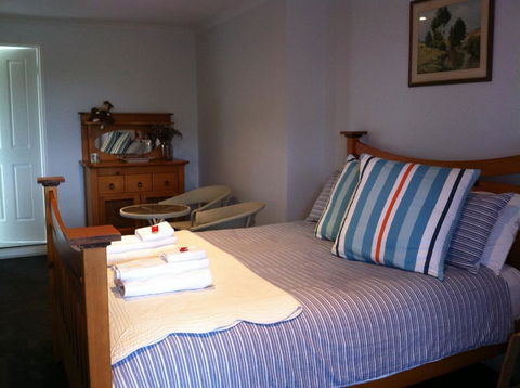 Corinella On The Esplanade Bed & Breakfast - Grafton Accommodation 3