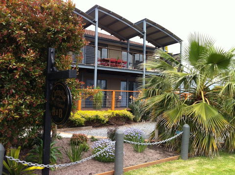 Corinella On The Esplanade Bed & Breakfast - Grafton Accommodation 0