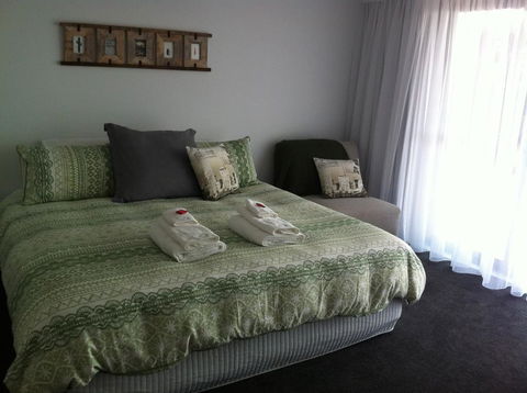 Corinella On The Esplanade Bed & Breakfast - Grafton Accommodation 2