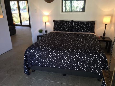 Corroboree Spa Cabin- Eaglereach - Grafton Accommodation 2