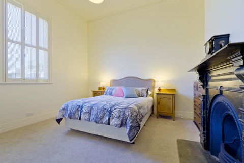 Corvah House - Grafton Accommodation 2