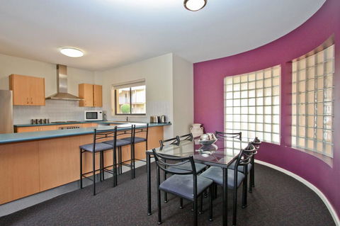 Cosmopolitan Apartments - Grafton Accommodation 1