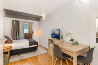 Cosy Studio in Melbourne CBD Near Sights and Dining