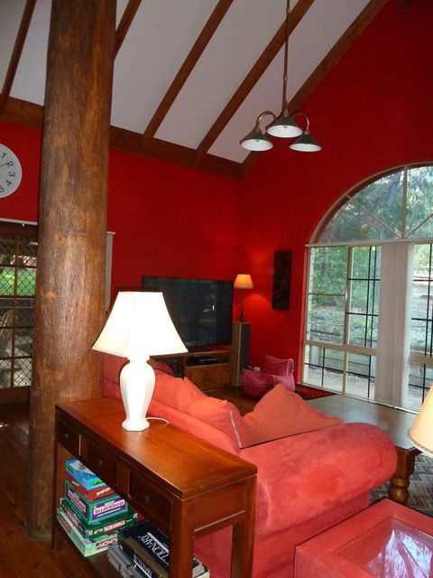 Country Retreat On 1 Acre With Pool, Hot Tub Surrounded By Trees - Grafton Accommodation 1