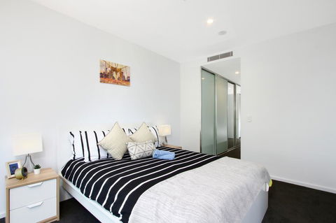 Cozy, Homely Apartment CBR Central - Grafton Accommodation 2
