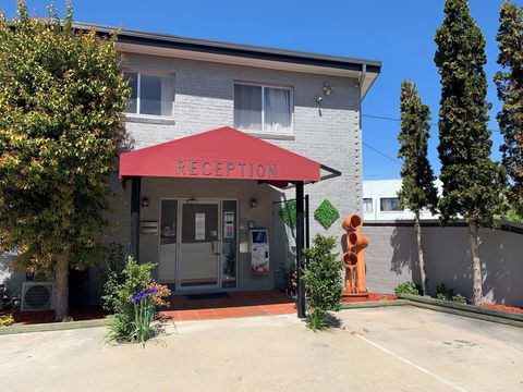 Crest Motor Inn - Grafton Accommodation 0