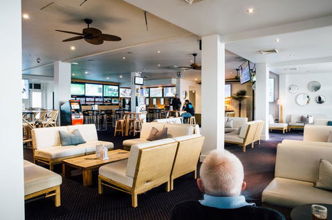 Crossroads Hotel - Grafton Accommodation 2