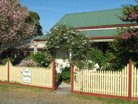 Cuddledoon Cottages Rutherglen - Grafton Accommodation 0