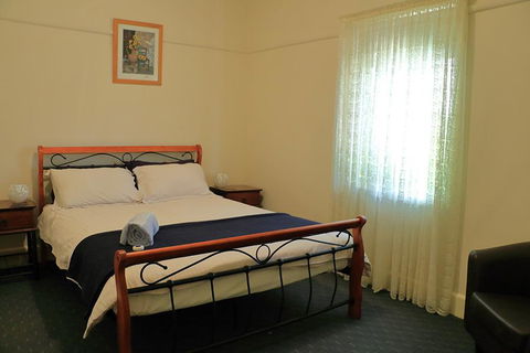 Curnows - Grafton Accommodation 2