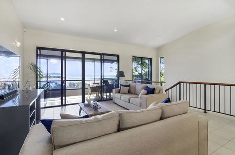 Currumbin Beachside Holiday Home - Grafton Accommodation 2