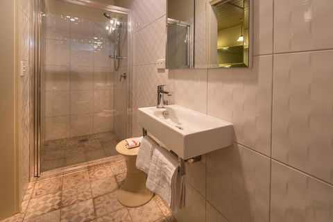 Cygnet, Studio On Sturt - Grafton Accommodation 3