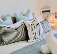 Deluxe and Brand New Lakeside Apartment - Grafton Accommodation